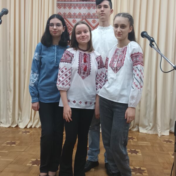 Хто вмирає в боротьбі – у серцях живе навіки!