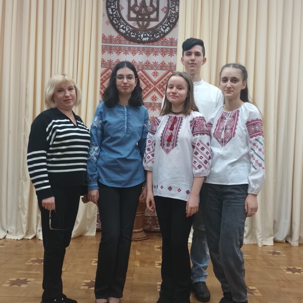 Хто вмирає в боротьбі – у серцях живе навіки!