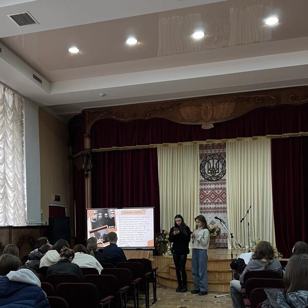 «Тарас Шевченко! Досить було однієї людини, щоб урятувати цілу
націю!»