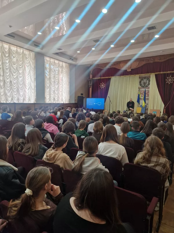 Будуємо світ без бар'єрів разом!